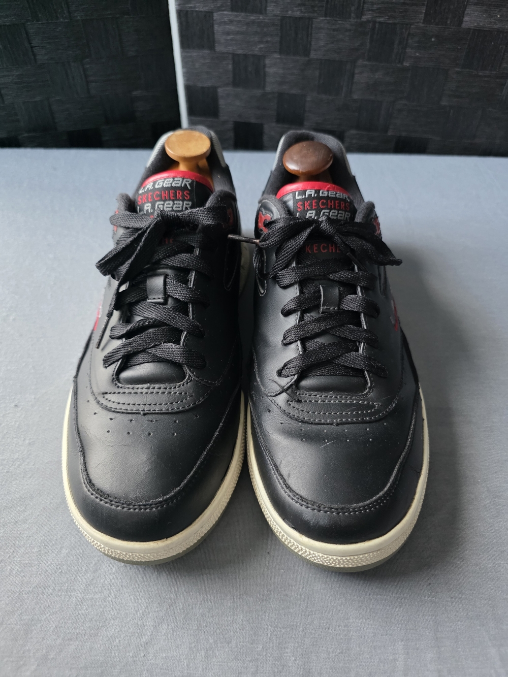 Skechers L.A. Gear Black Red Retro Sneakers Men’s Size 10 Leather Y2K Style
